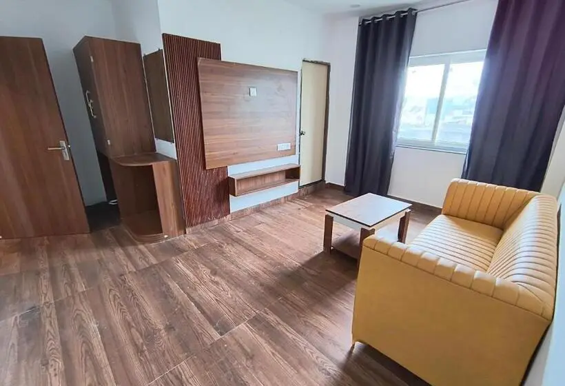 Deluxe Suite King Bed, Aks International Hotel And Resort