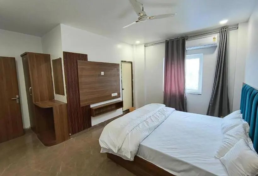 Deluxe Suite King Bed, Aks International Hotel And Resort