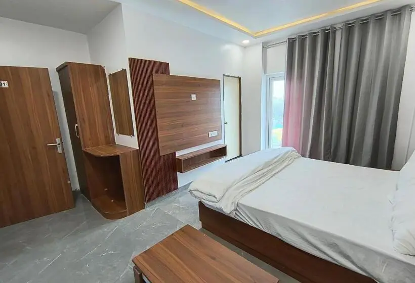 Deluxe Suite King Bed, Aks International Hotel And Resort
