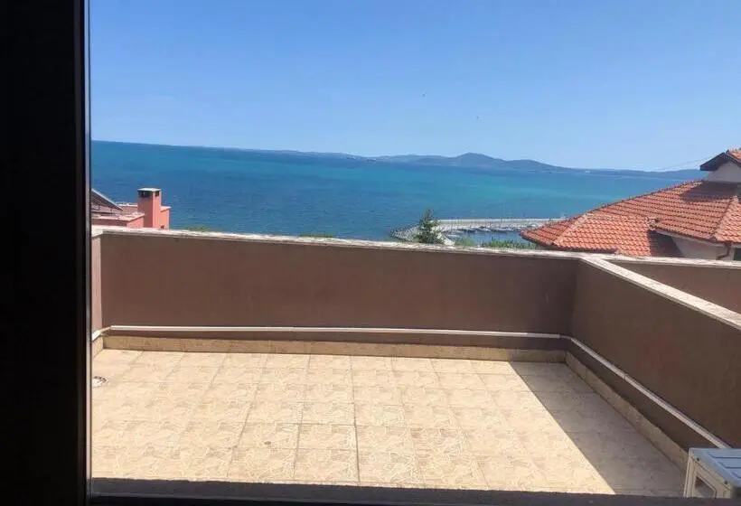 اتاق استاندارد با چشم‌انداز دریا, Relax Sarafovo