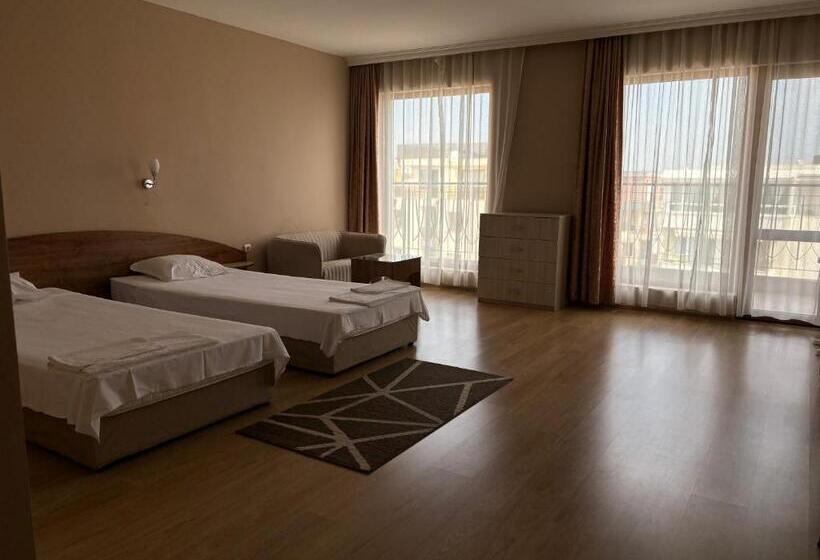 バルコニー付きスタンダードステューディオ, Relax Sarafovo