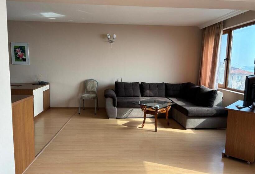 バルコニー付きスタンダードステューディオ, Relax Sarafovo