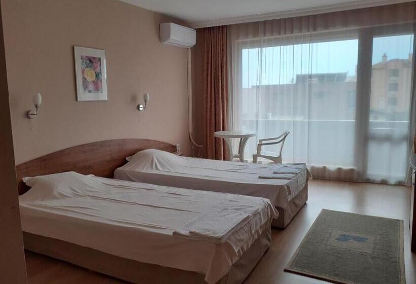 スタンダードルーム, Relax Sarafovo