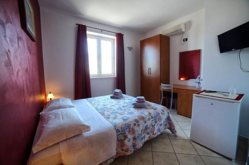 חדר בסיסי, Maxpensione