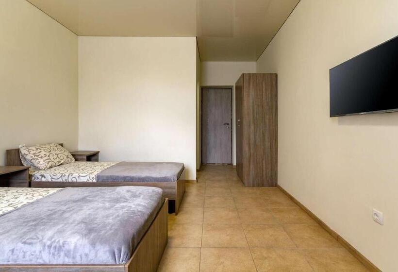 Номер Стандарт Трехместный, база отдыха горный орел