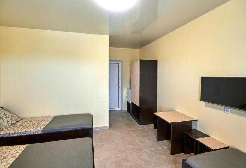 Четырехместный Номер Стандарт с Балконом, база отдыха горный орел