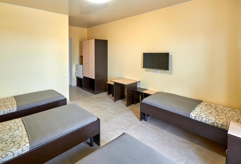 Четырехместный Номер Стандарт с Балконом, база отдыха горный орел