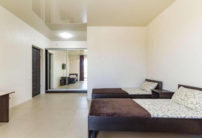 Четырехместный Номер Стандарт с Балконом, база отдыха горный орел