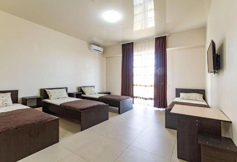 Четырехместный Номер Стандарт с Балконом, база отдыха горный орел