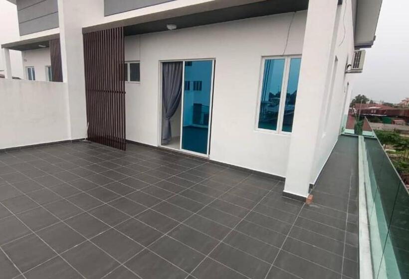 غرفة عائلية, Villa Chee