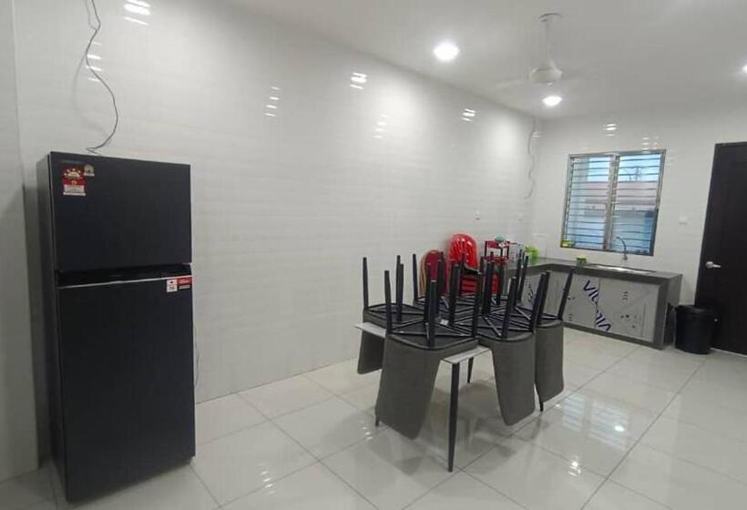 غرفة عائلية, Villa Chee