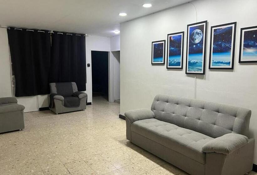 خانه 1 خوابه, Casa De Luna