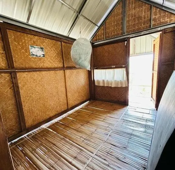 Standard-huone Puutarhanäkymä, Poopha Home Stay