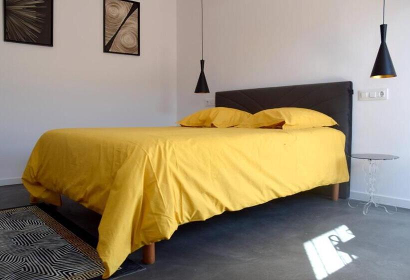 Номер Стандарт, Suite Indépendante 2 Pers , Sdb Privée, Avec Piscine à 5 Mns De Roses