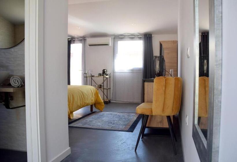 Номер Стандарт, Suite Indépendante 2 Pers , Sdb Privée, Avec Piscine à 5 Mns De Roses