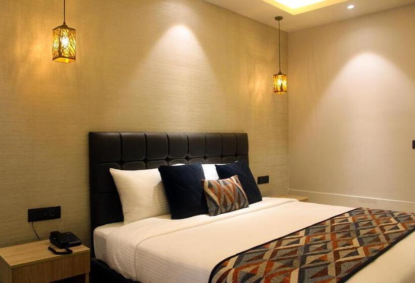 Superior Oda, Ahuja Residency Mayfield Garden