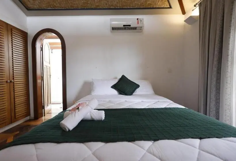 Classic Kolmen Hengen Huone, Cliffside Boutique