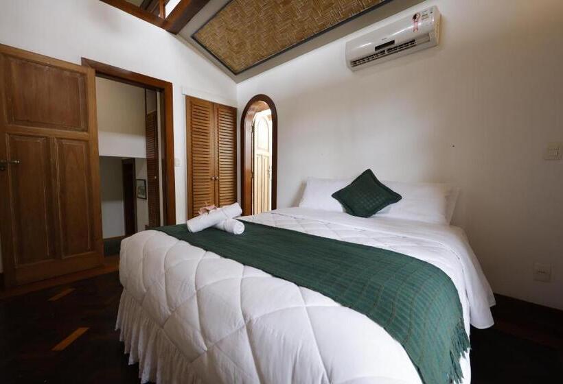 Üç Kişilik Klasik oda, Cliffside Boutique