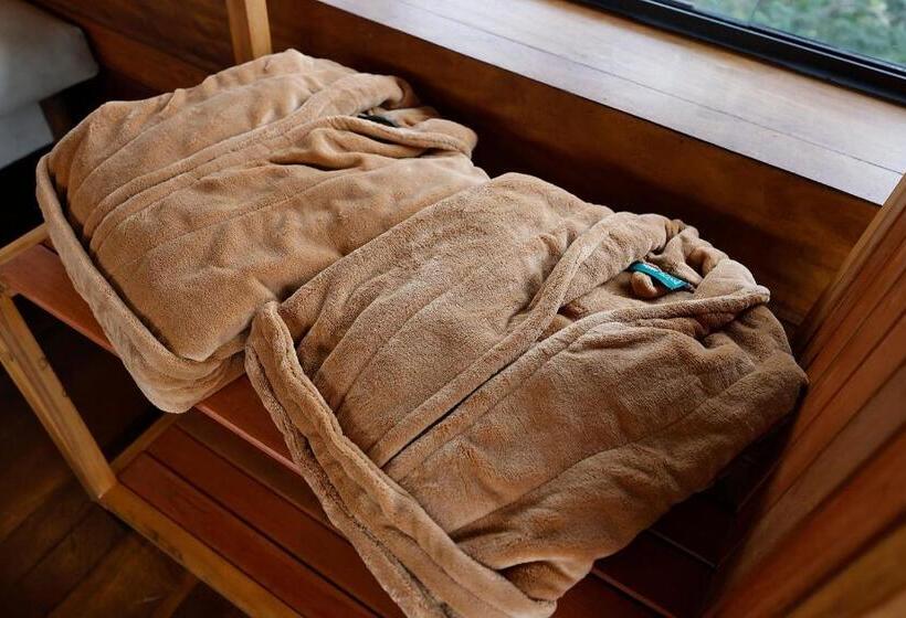 Deniz Manzaralı Lüks Süit, Cliffside Boutique