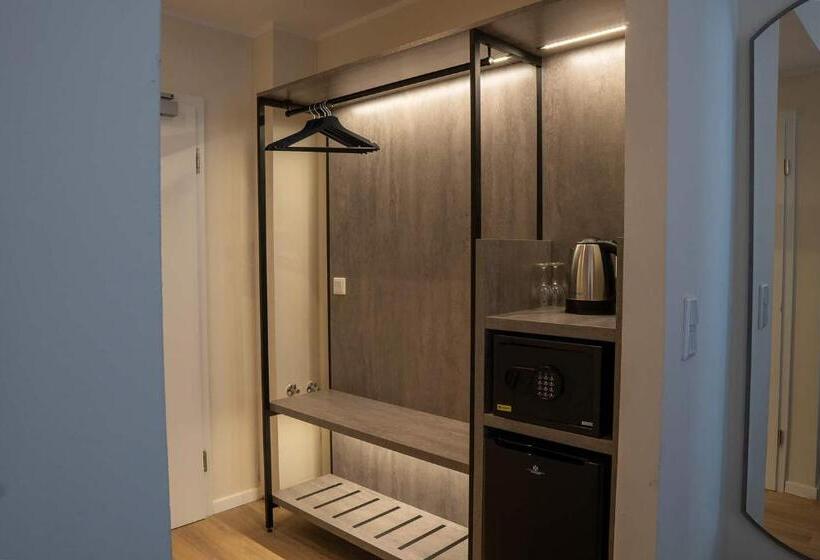 Quarto Estandar, Diamonds