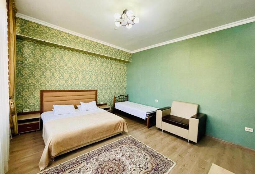 اتاق سوپریور, Dostyk