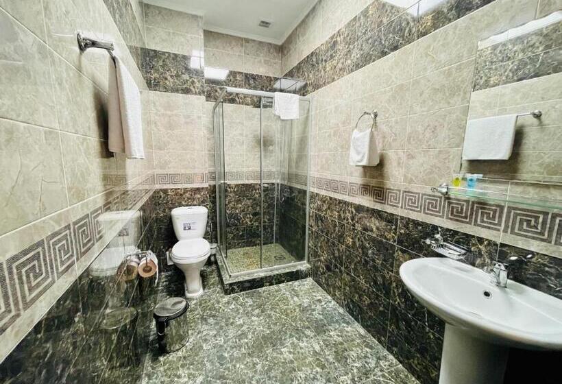 اتاق سوپریور, Dostyk
