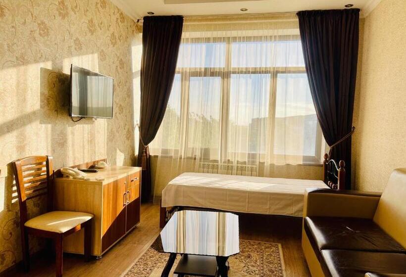 اتاق لوکس سه تخته, Dostyk