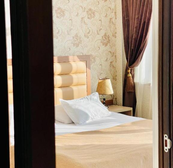 اتاق لوکس سه تخته, Dostyk