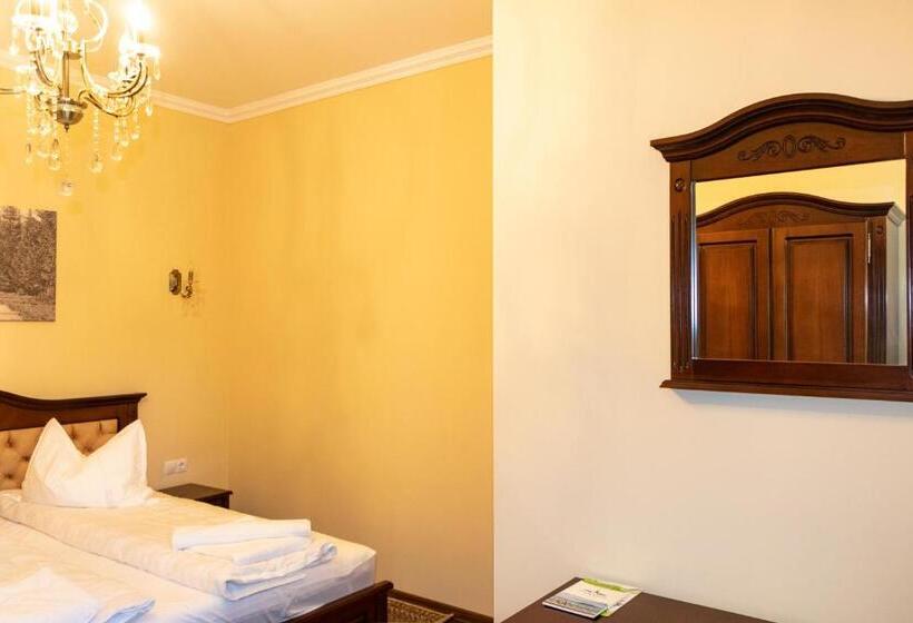 شقة غرفة واحدة, Melik