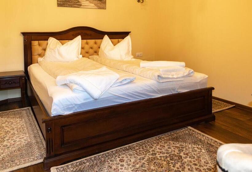 شقة غرفة واحدة, Melik