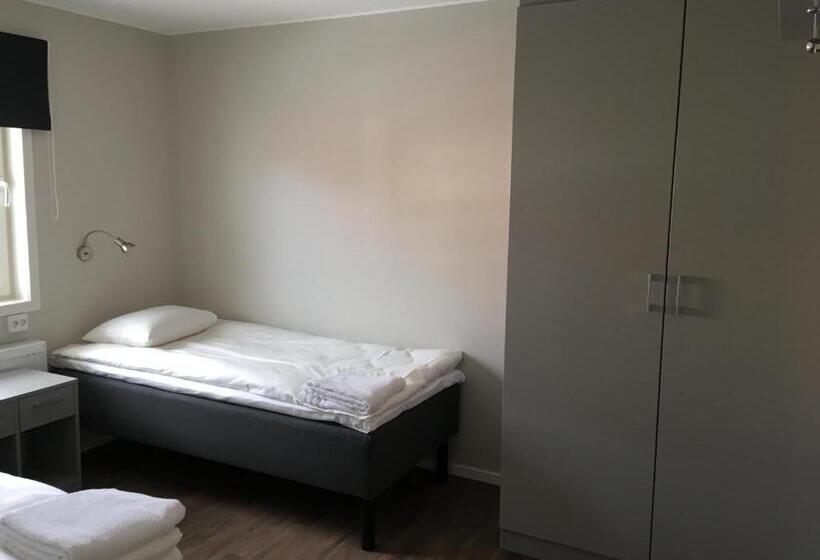 غرفة كلاسيكية ثلاثية, Land Inn Motel