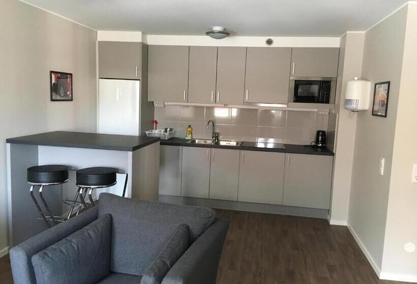 غرفة كلاسيكية ثلاثية, Land Inn Motel