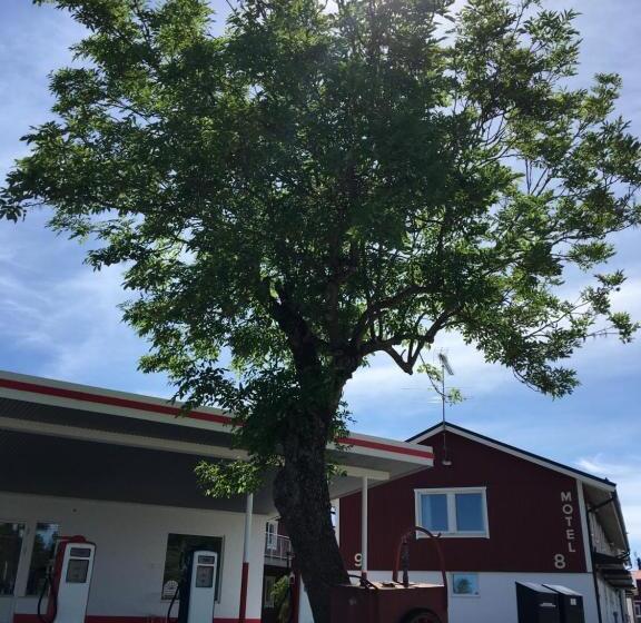 غرفة كلاسيكية ثلاثية, Land Inn Motel