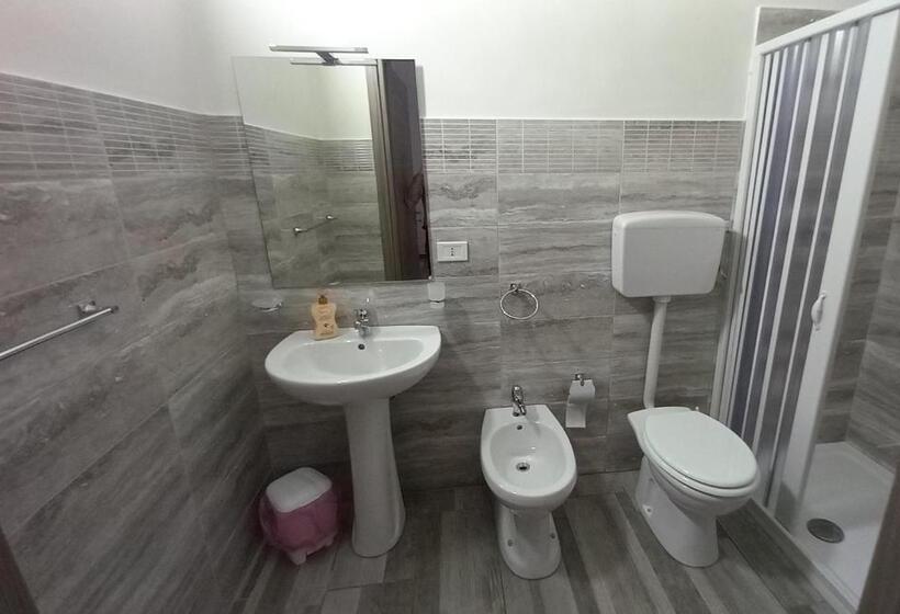 חדר סטנדרט, Blu In