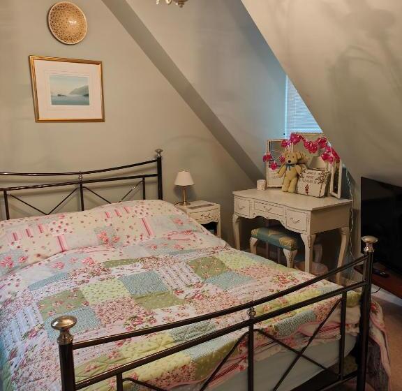 标准间, Bracken Lodge