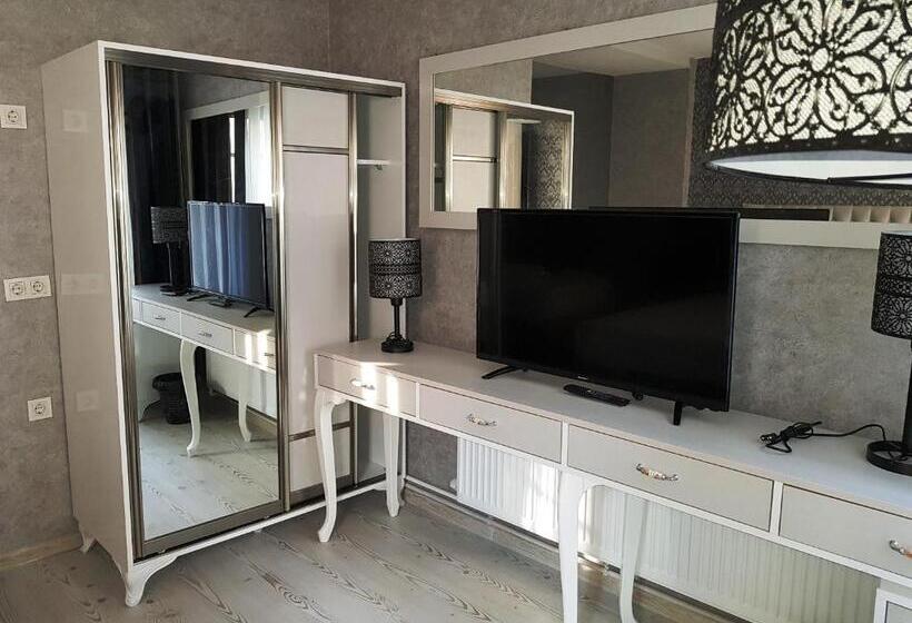 غرفة قياسية, şeri̇fe Hanim Konagi