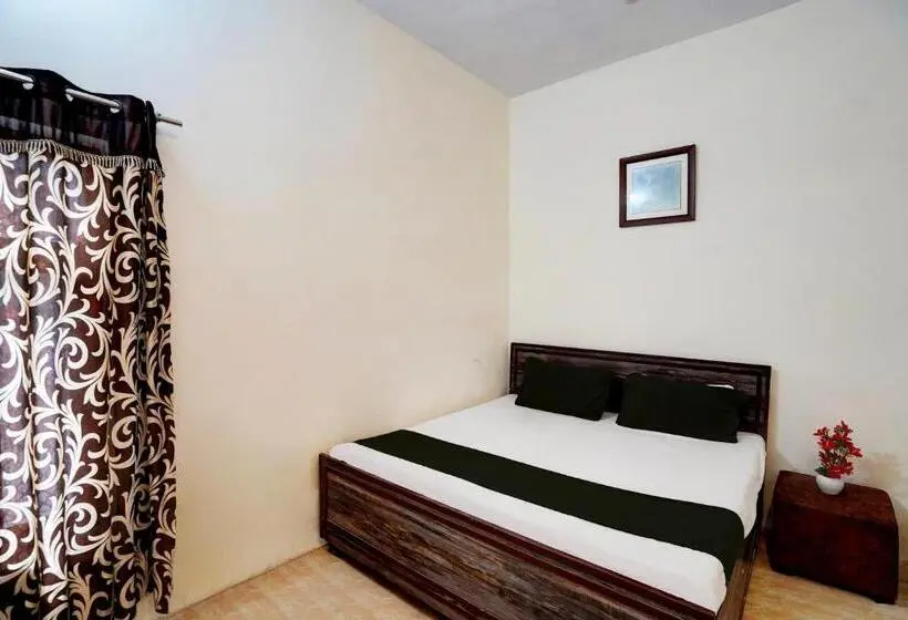 トリプルクラシックルーム, Oyo Unique Guest House