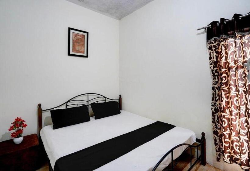 트리플 클래식 룸, Oyo Unique Guest House