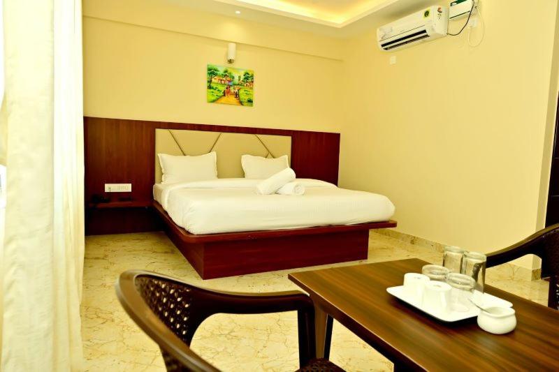Номер Deluxe, Downtown Pr Groups Raashi Residency