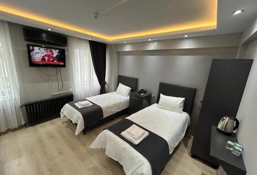 اتاق استاندارد سه نفره, Sezgin Hotel Laleli