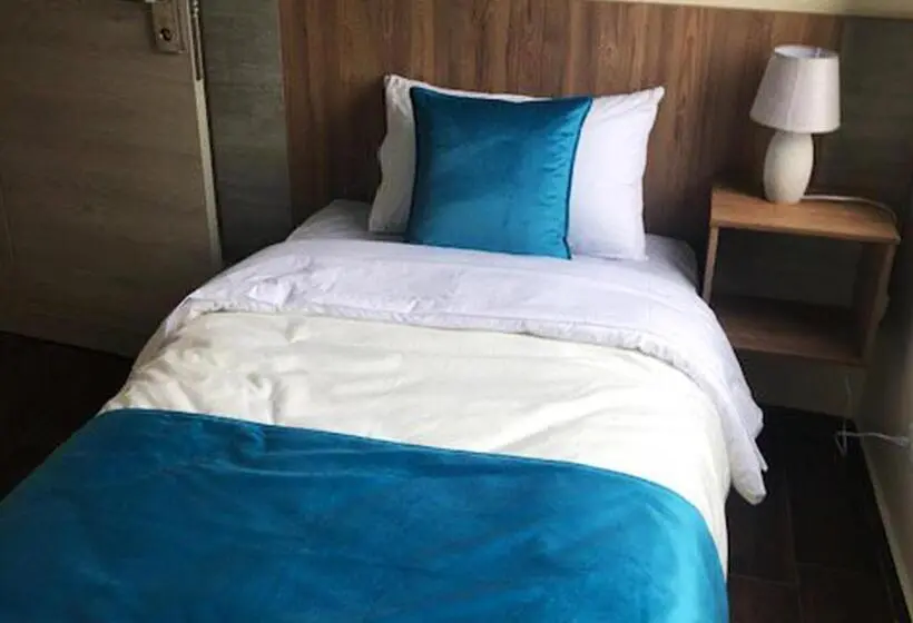 اتاق استاندارد یک نفره, Suites La Fontana