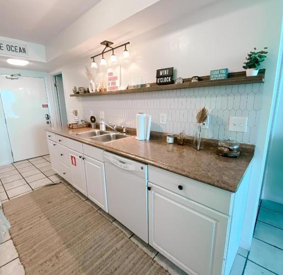 Apartamento 1 Dormitório Vista Mar, Little Miss Magic
