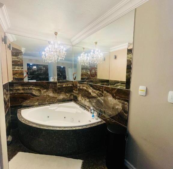 프레지덴셜 스위트, Pretoria Mansion Coral Tree Inn