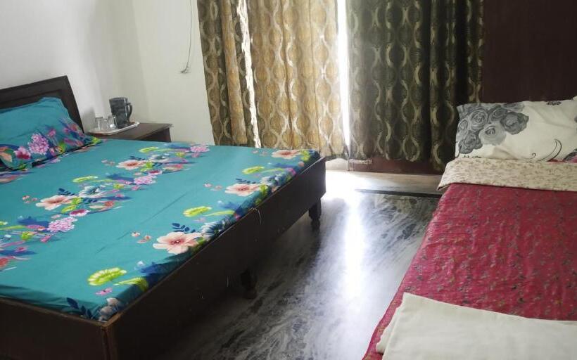 Номер Стандарт, Aishnoor Baikunth Dham Sewa Ashram
