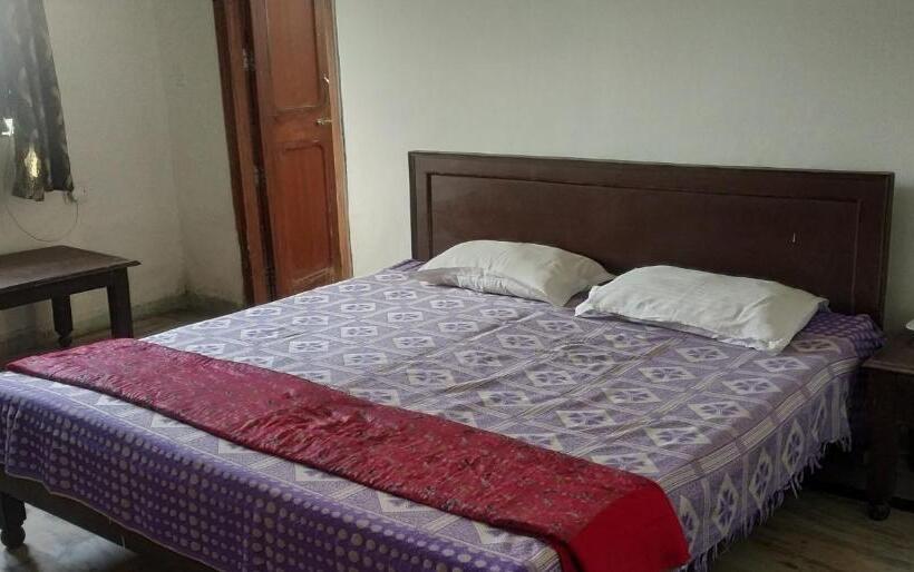 Quarto Estandar Cama King, Aishnoor Baikunth Dham Sewa Ashram