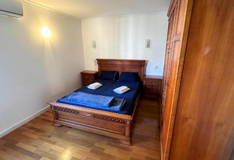 غرفة عائلية, Vhostel