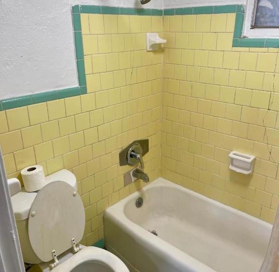 Quarto Estandar, Downtown Motel