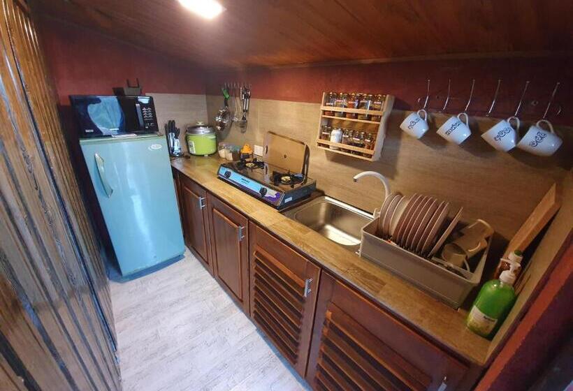 Четырехместный Номер Стандарт, Charley S Heaven Ambewela