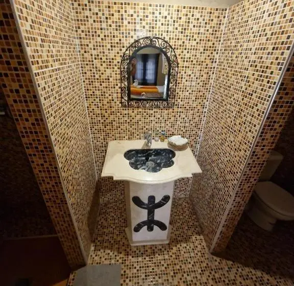スタンダードトリプルルーム, Riad Ouzina Tgm