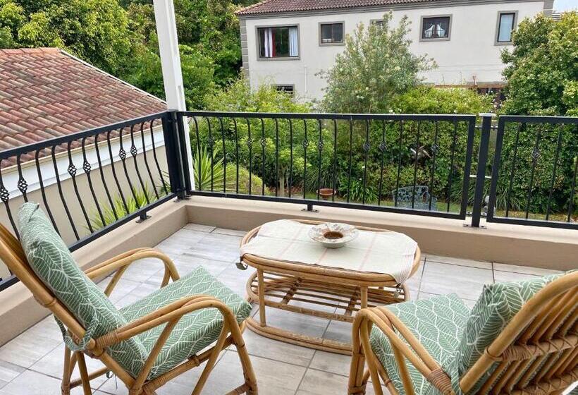 חדר סטנדרט עם מרפסת, Calm Waters Guesthouse